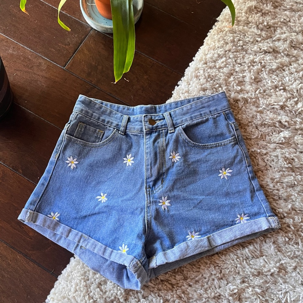 Flower Embroidered Denim Shorts, XS